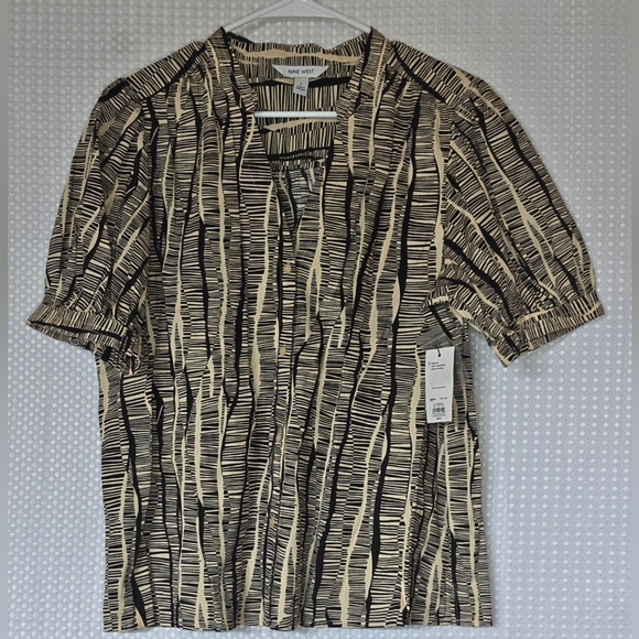 Neutral Abstract Blouse Business Casual Chic Work to Weekend Flowy Layering Top - Picture 9 of 9